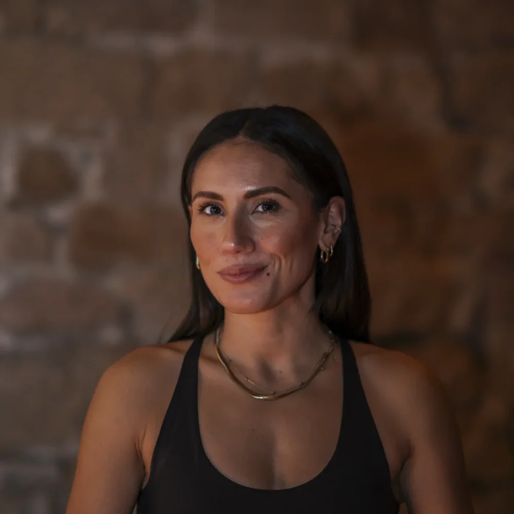 2026-02-06_Candlelight-Yoga-Wine_UniqueGym_Bassermann-Jordan63(1)