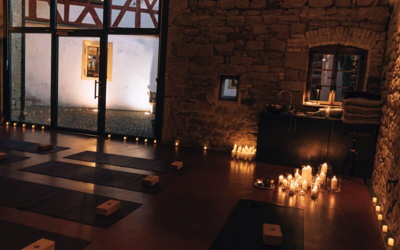 Groß (Candlelight Yoga&Wine?Candlelight Yoga&Wine?-15 Kopie)
